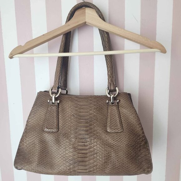 Liz Claiborne Textured Brown Shoulder Bag - Picture 5 of 7